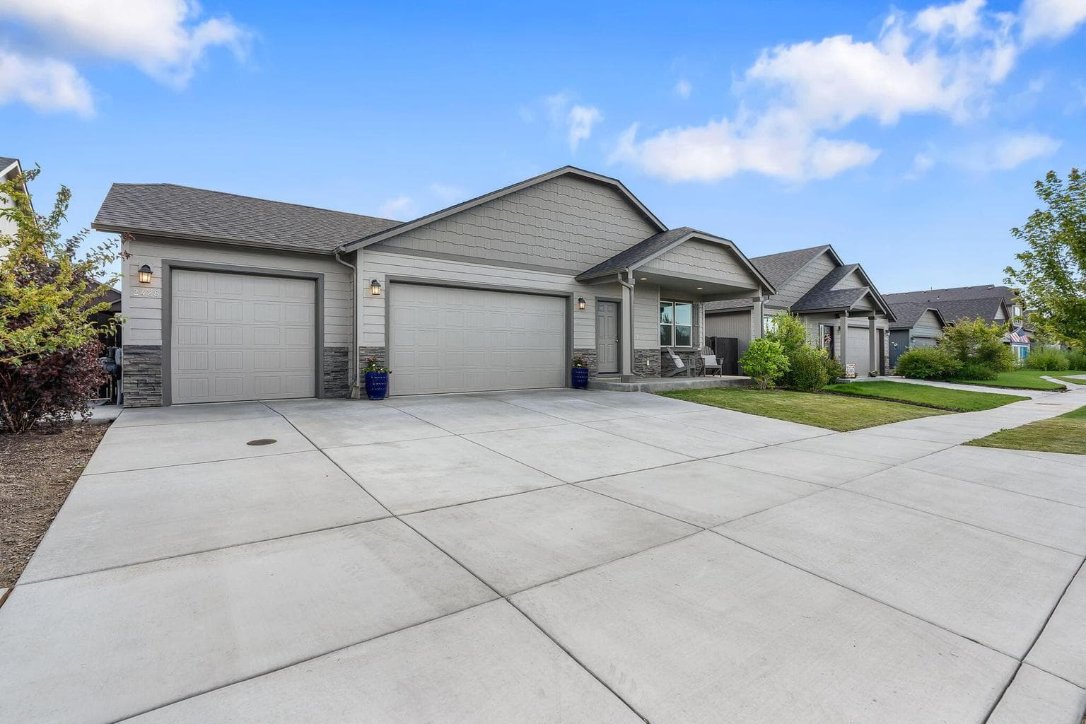 Photo of 2428 Kingwood 2 of 29
