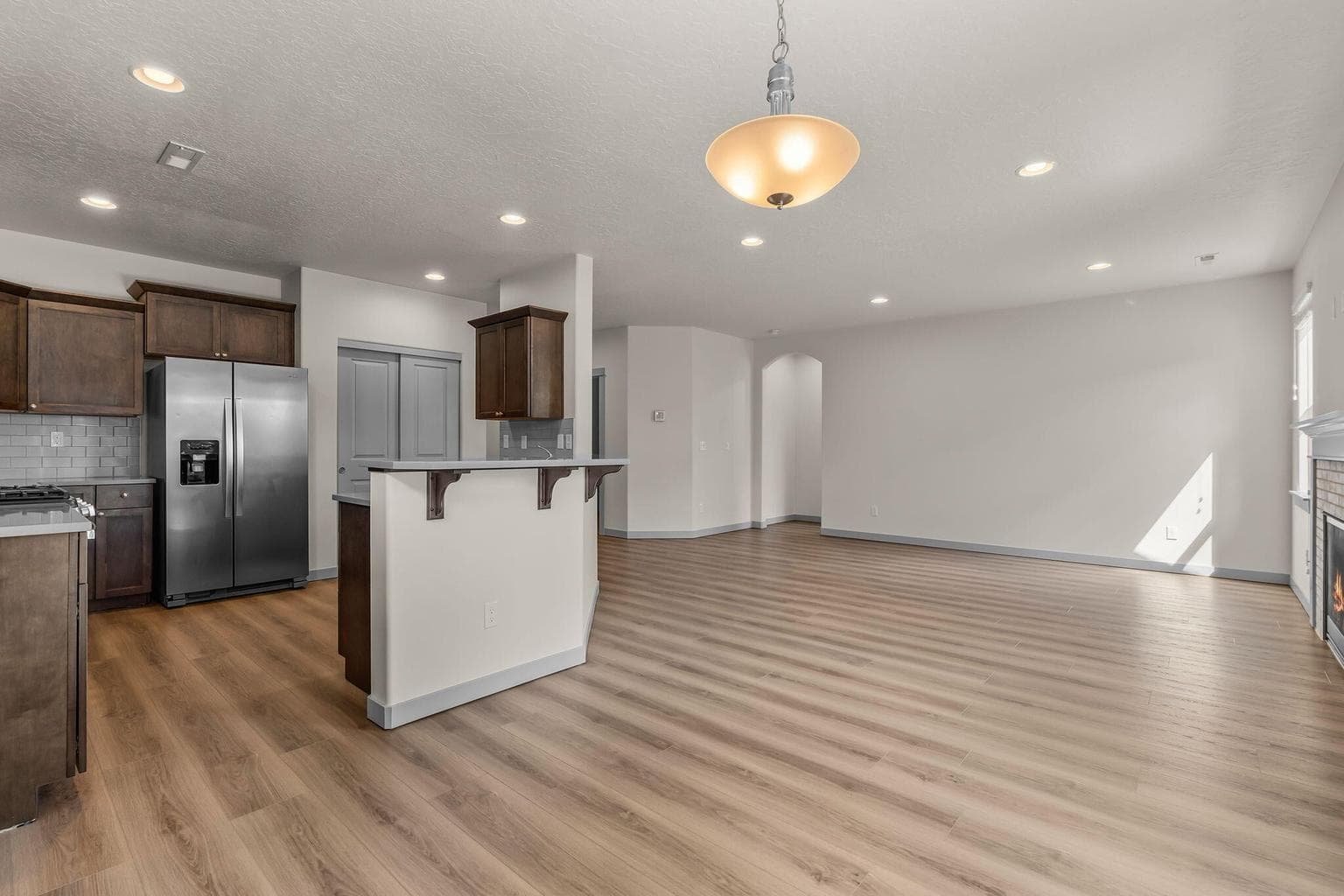 Photo of 2428 NW Kingwood Avenue 14 of 29