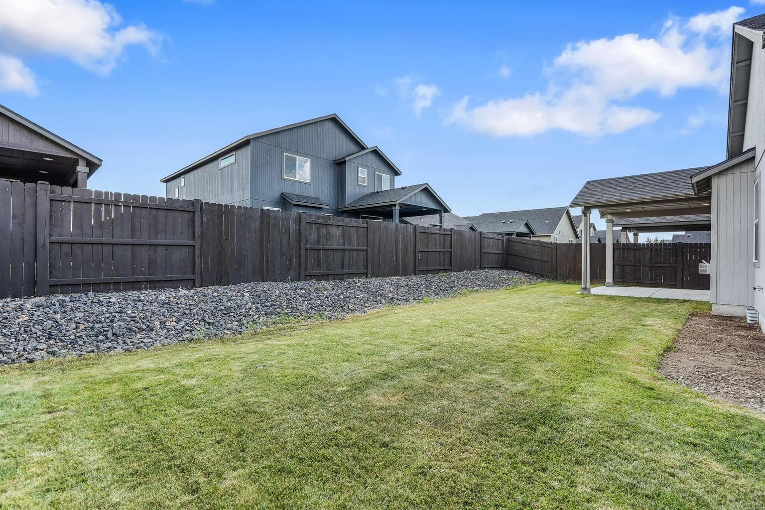 Photo of 2428 NW Kingwood Avenue 28 of 29