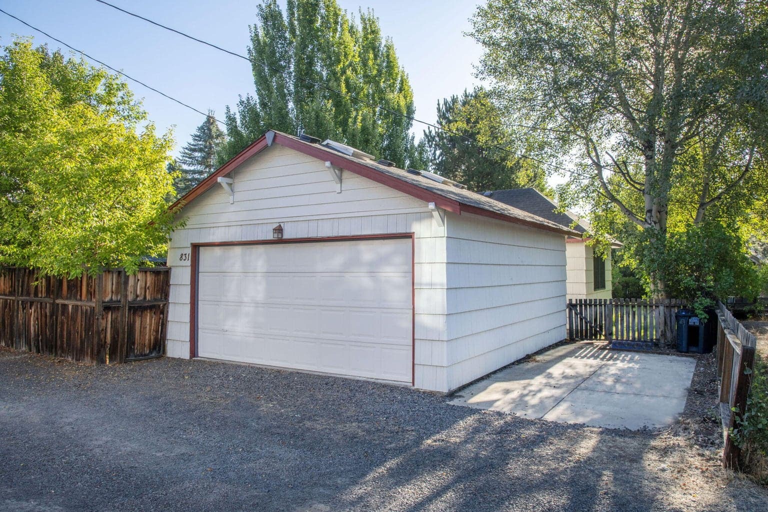Detached 2 car garage