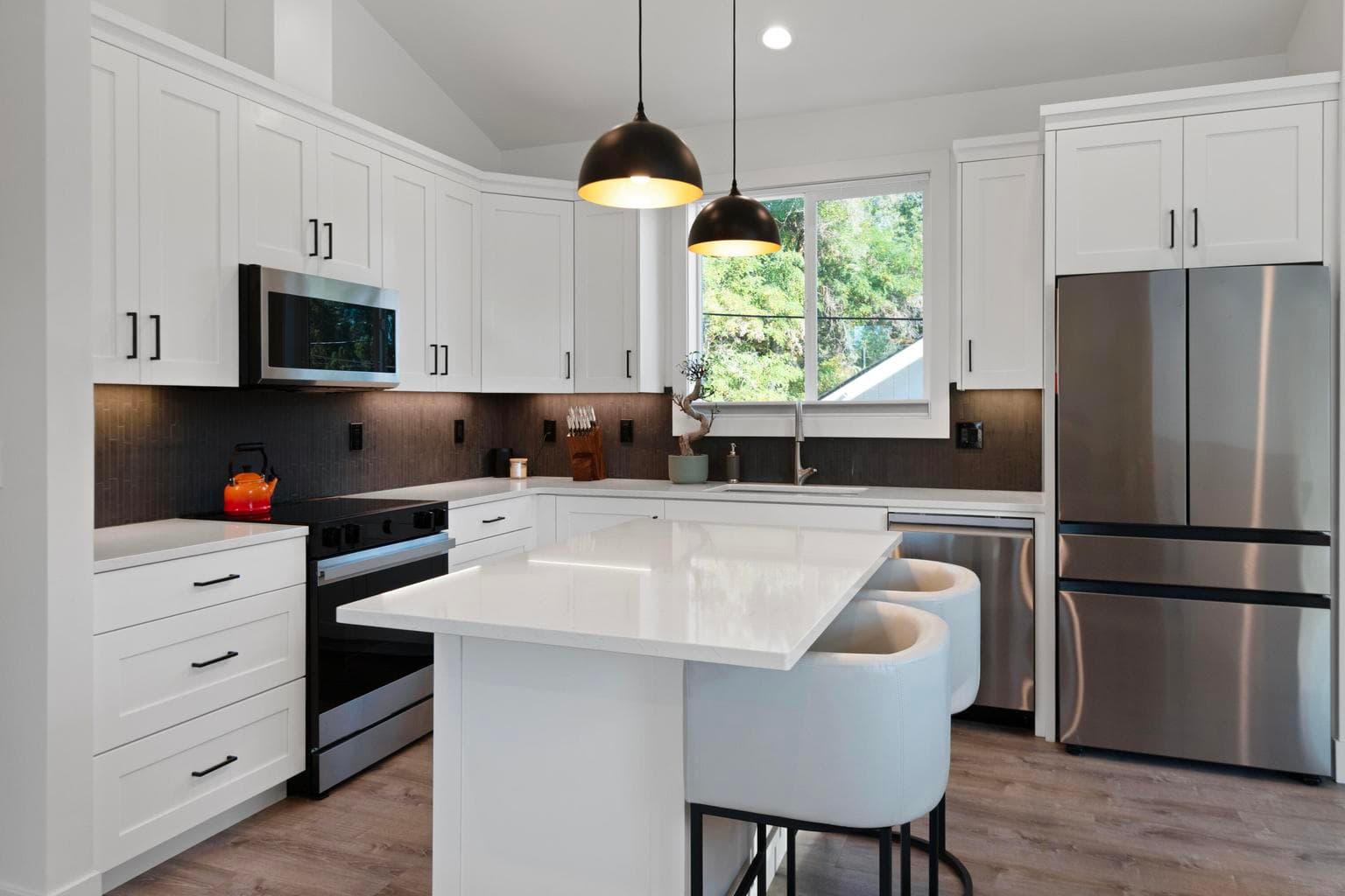 Photo of 202 NW Thurston Avenue 14 of 32