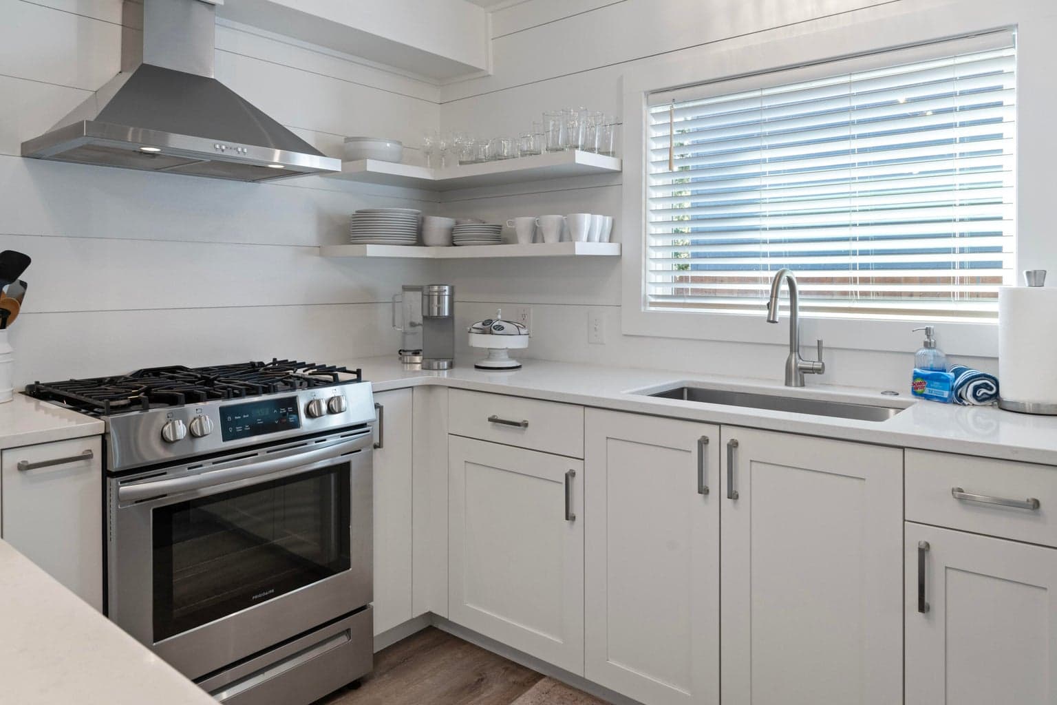 Photo of 202 NW Thurston Avenue 22 of 32