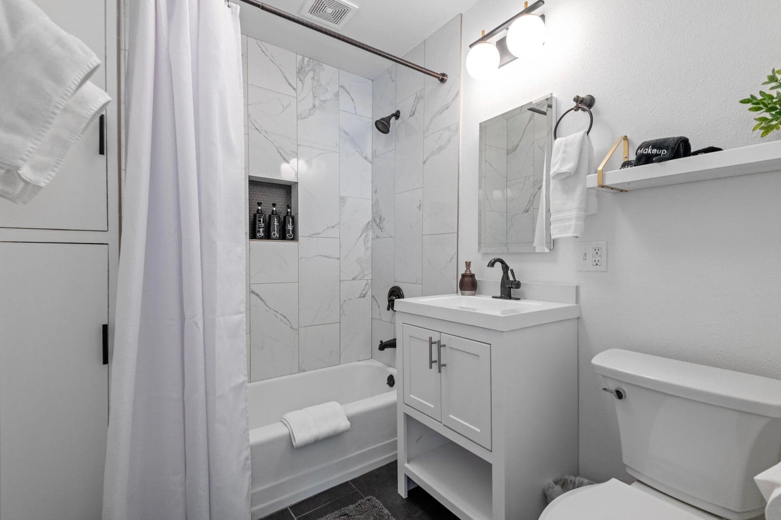 Photo of 202 NW Thurston Avenue 23 of 32