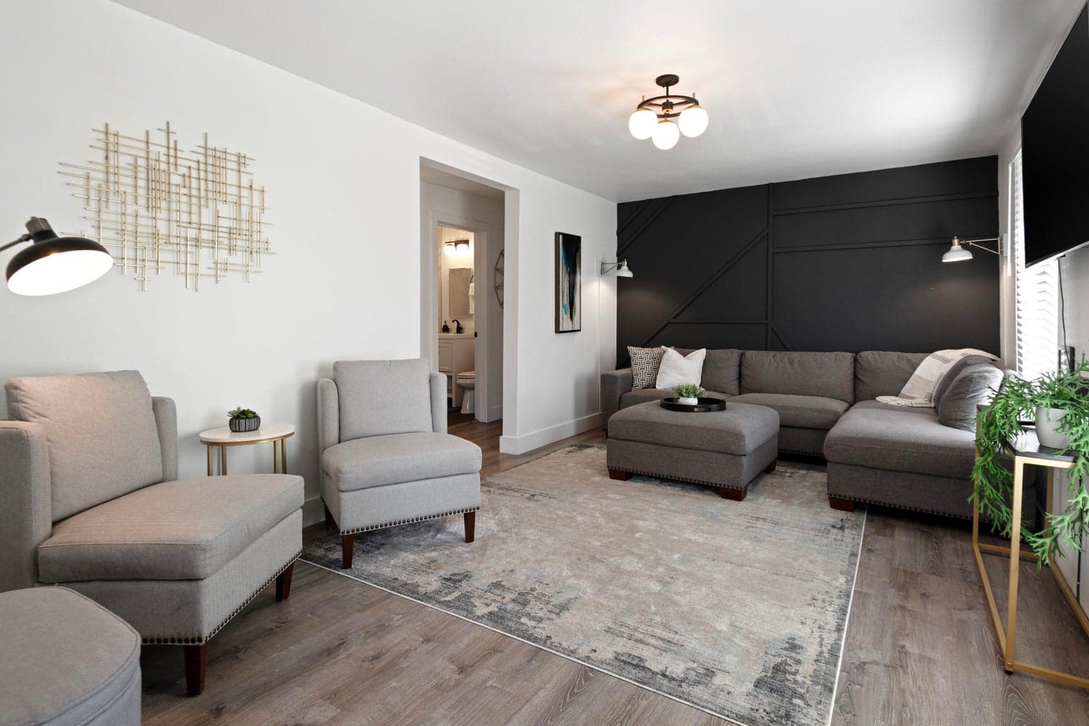 Photo of 202 NW Thurston Avenue 19 of 32