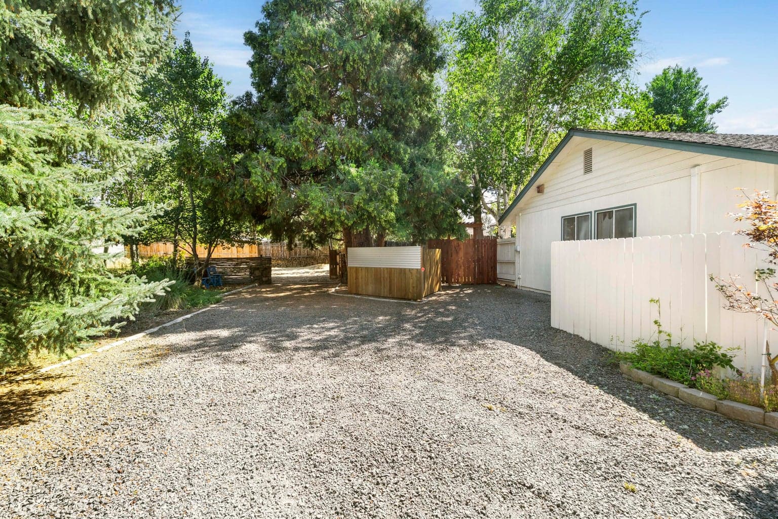 Tons of parking! Boat/RV Parking with RV hookups. Room for an ADU??