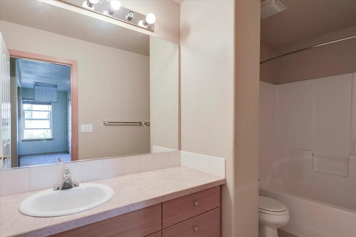 Photo of 2813 SW Indian Circle 19 of 22