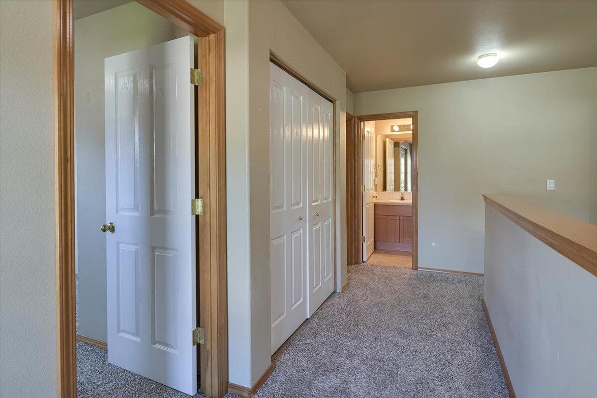 Photo of 2813 SW Indian Circle 9 of 22