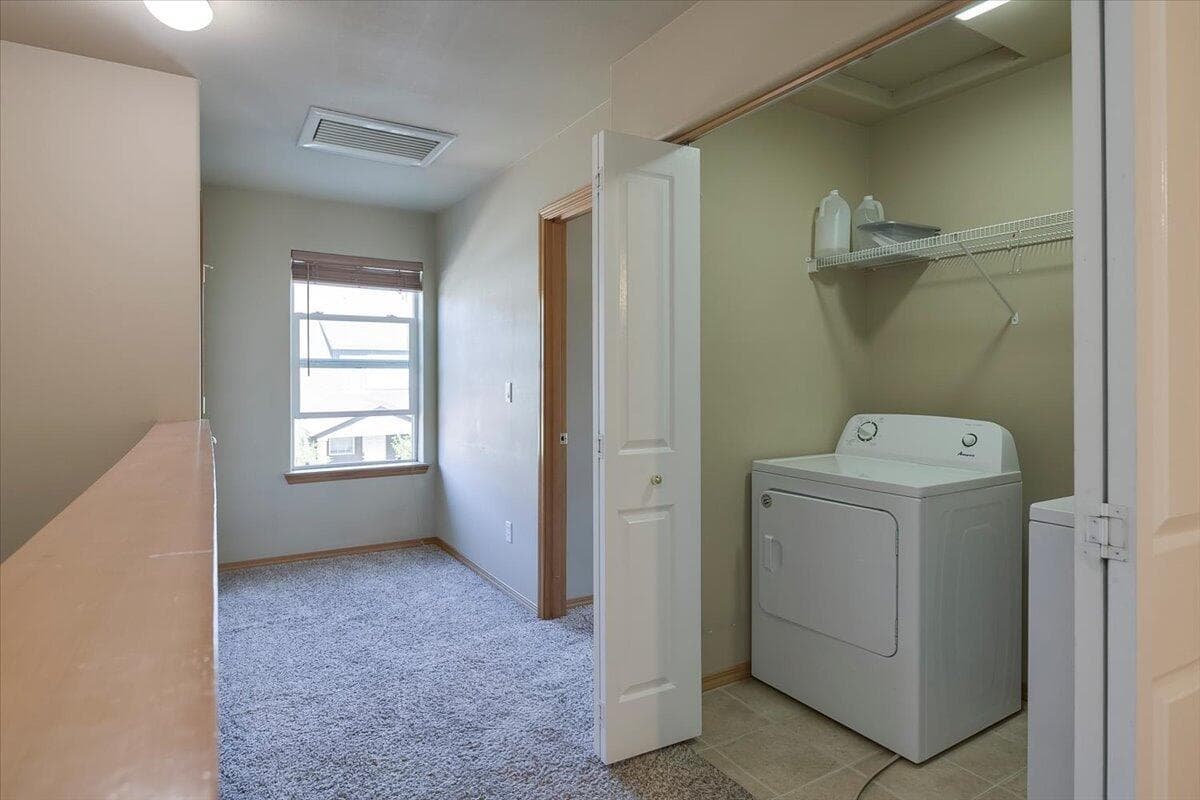 Photo of 2813 SW Indian Circle 10 of 22