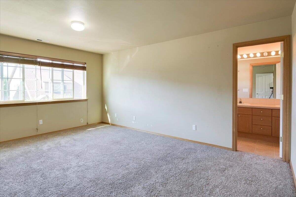 Photo of 2813 SW Indian Circle 12 of 22