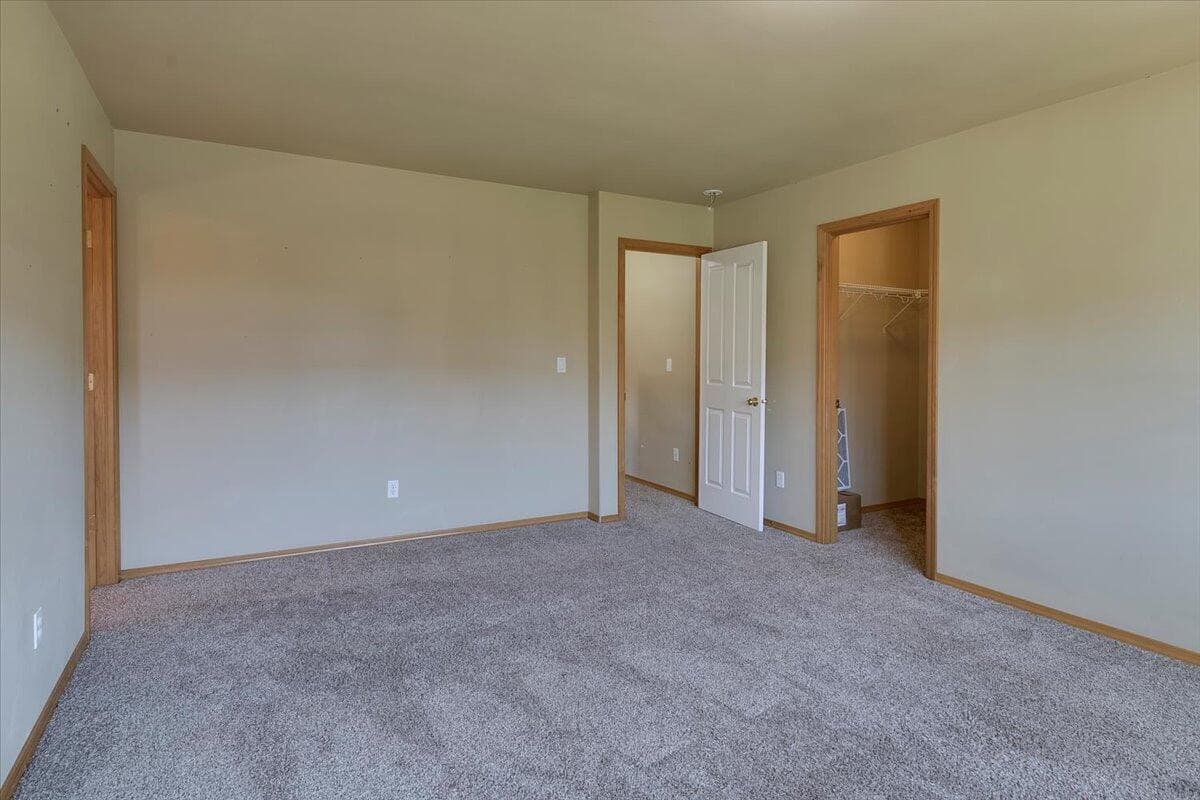 Photo of 2813 SW Indian Circle 13 of 22