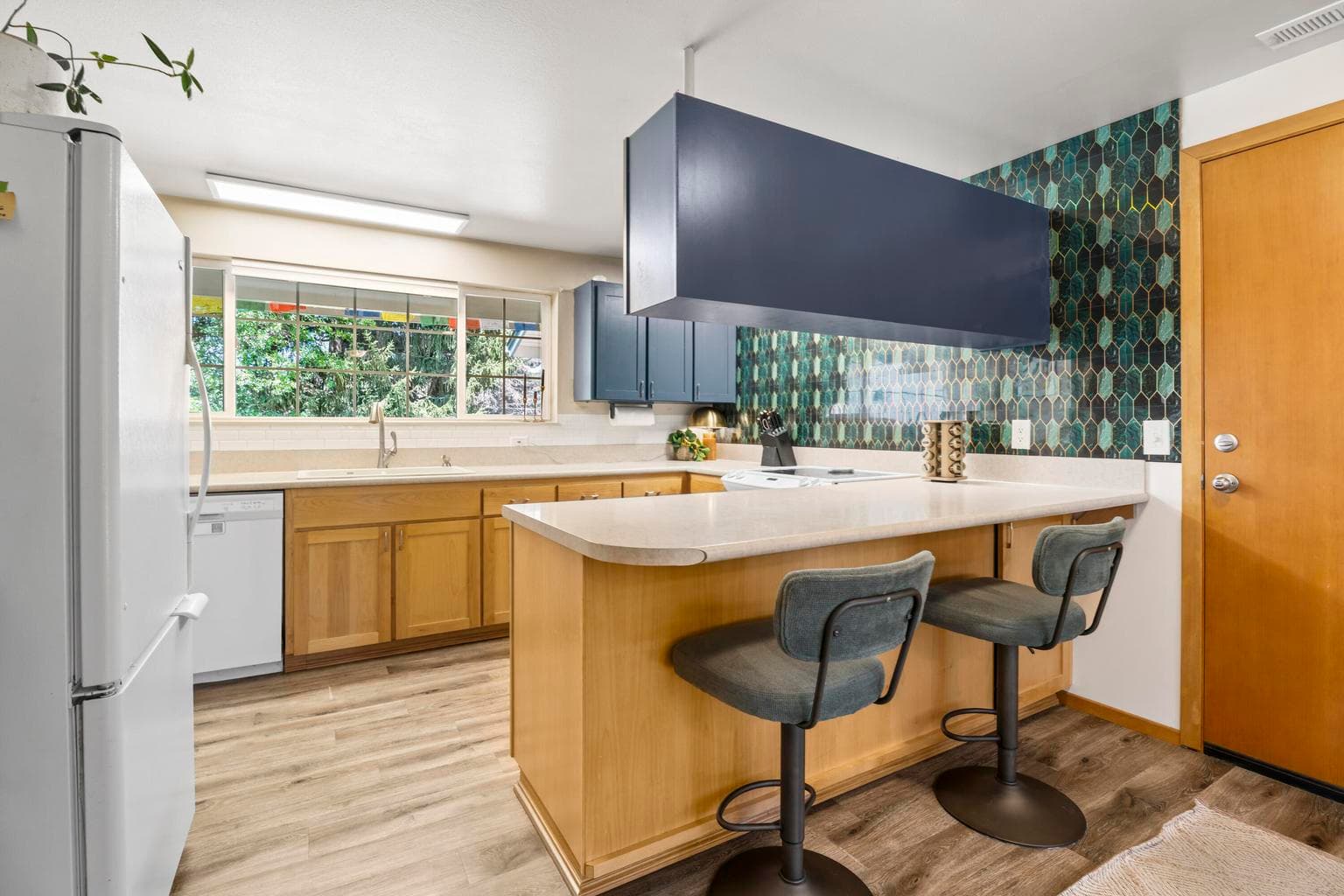 Photo of 21081 Gardenia Avenue 16 of 44