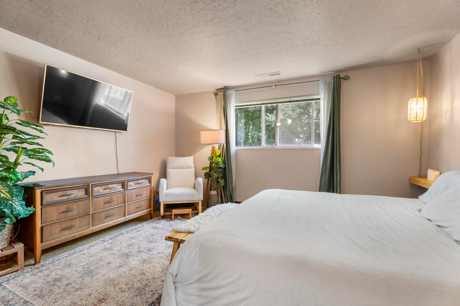 Photo of 21081 Gardenia Avenue 22 of 44