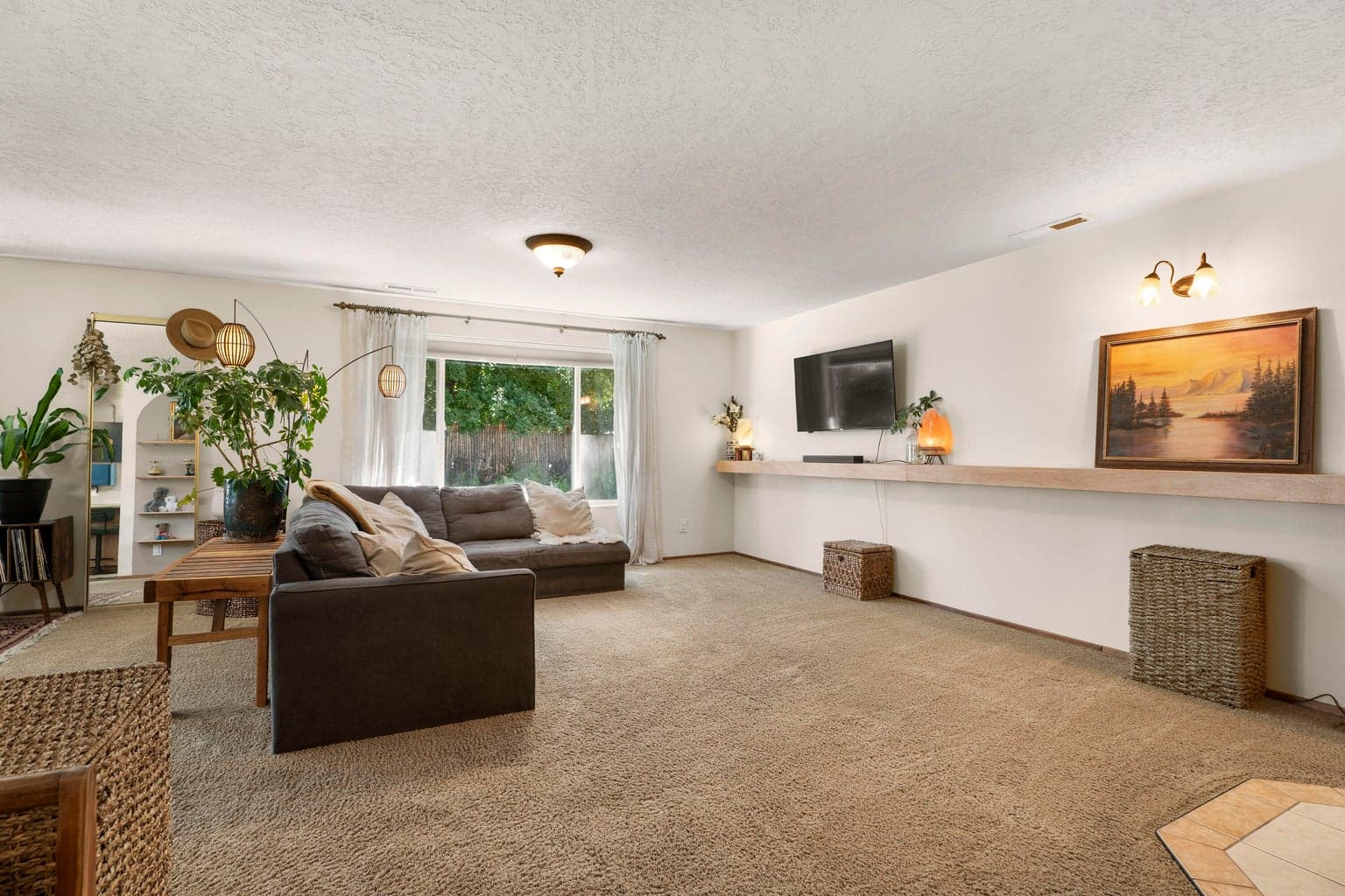 Photo of 21081 Gardenia Avenue 9 of 44