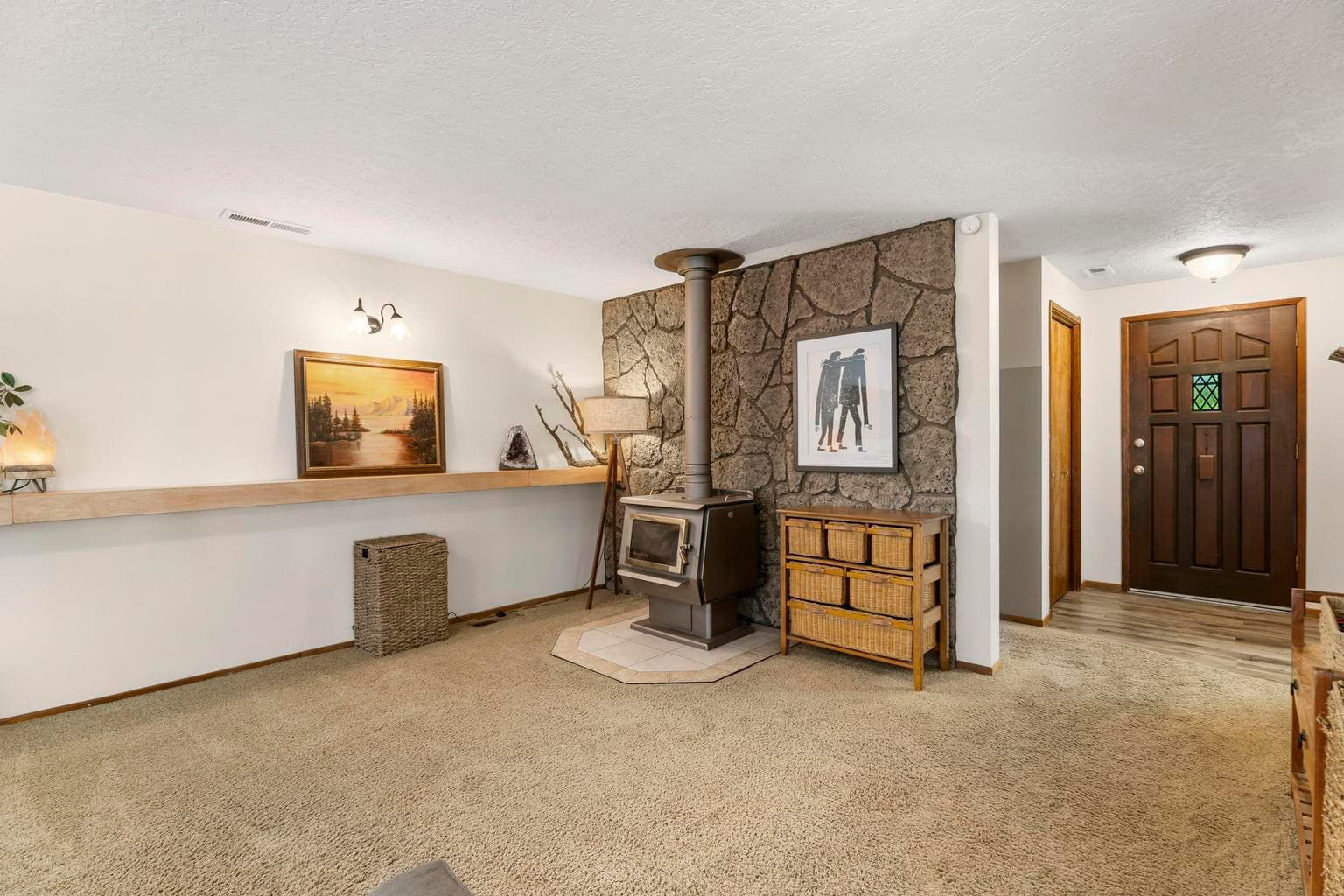 Photo of 21081 Gardenia Avenue 10 of 44