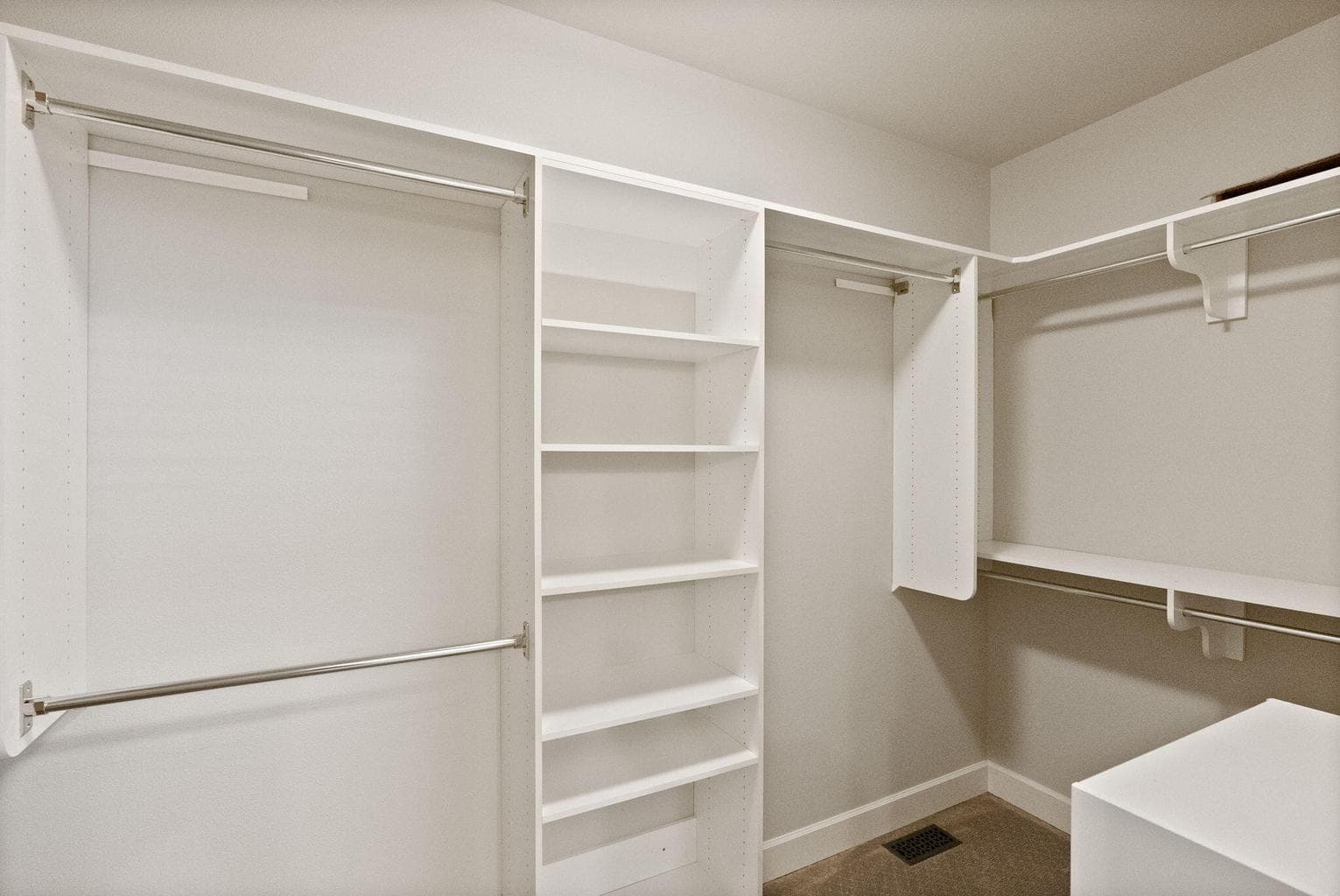 Photo of 20421 Aberdeen Drive 26 of 66