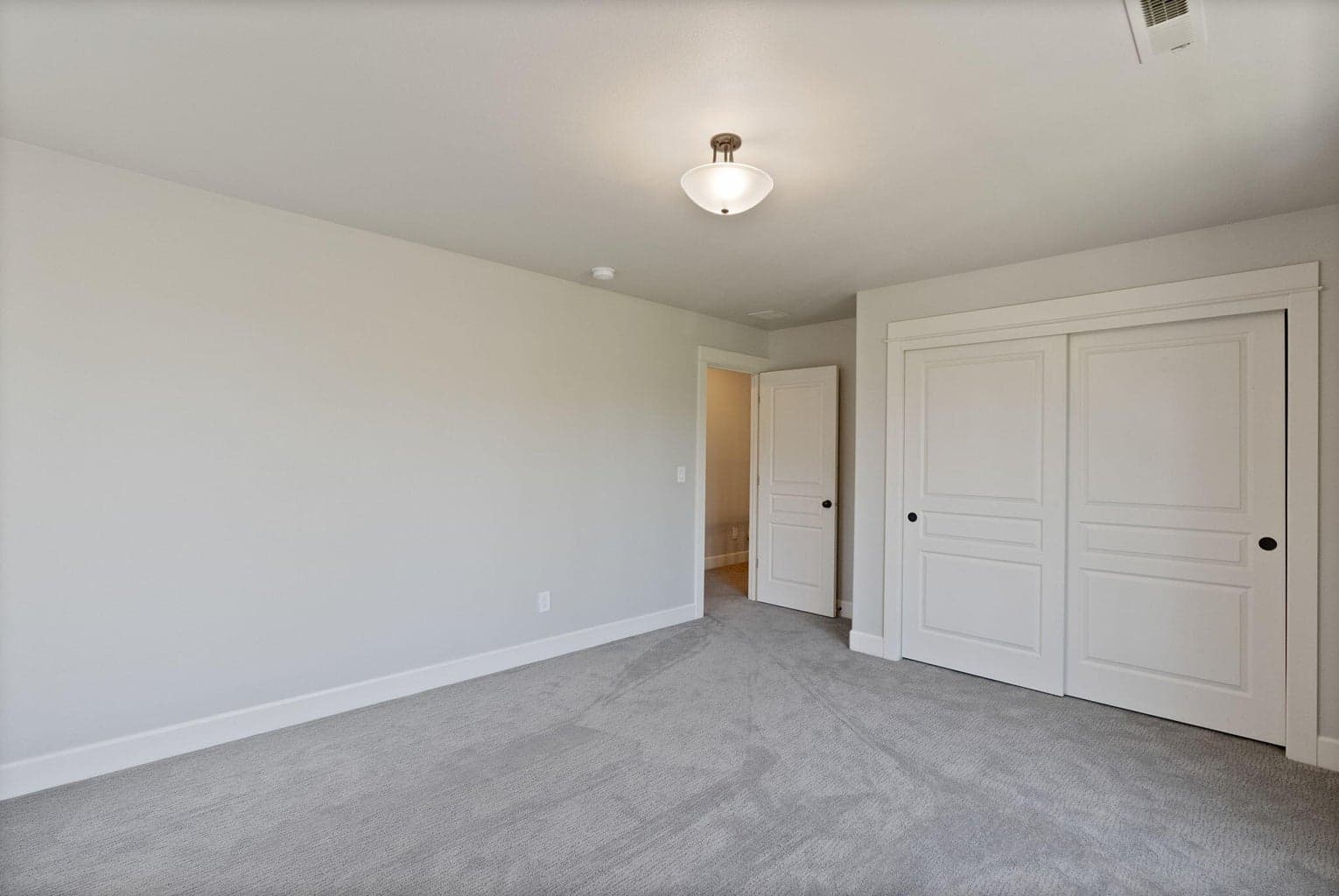Photo of 20421 Aberdeen Drive 33 of 66