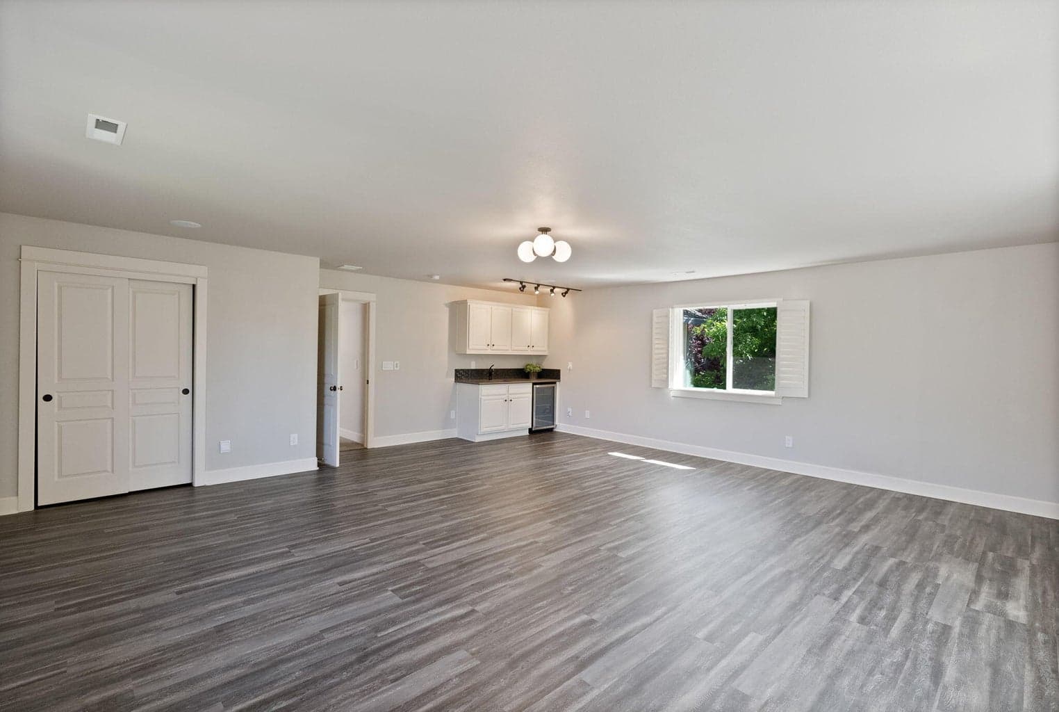 Photo of 20421 Aberdeen Drive 40 of 66