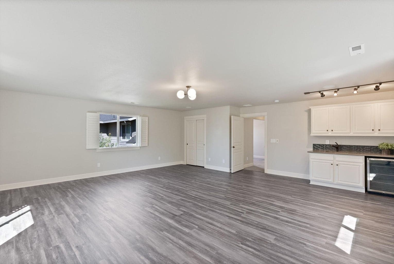 Photo of 20421 Aberdeen Drive 41 of 66