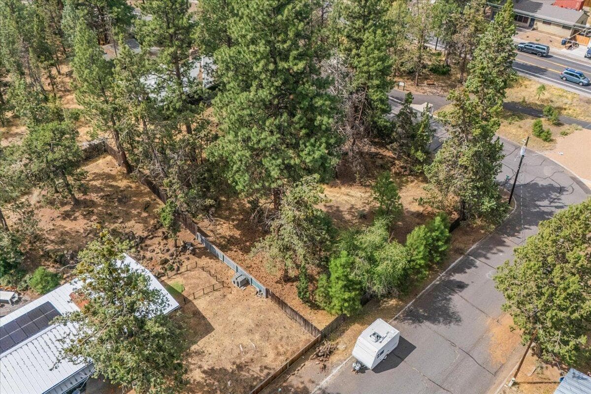 Photo of 438 NE 9th Street 6 of 28