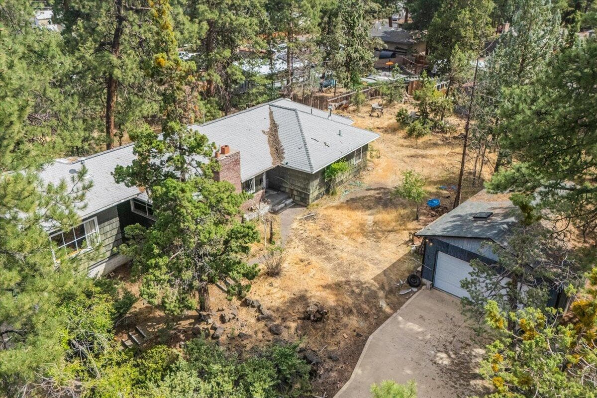 Photo of 438 NE 9th Street 10 of 28