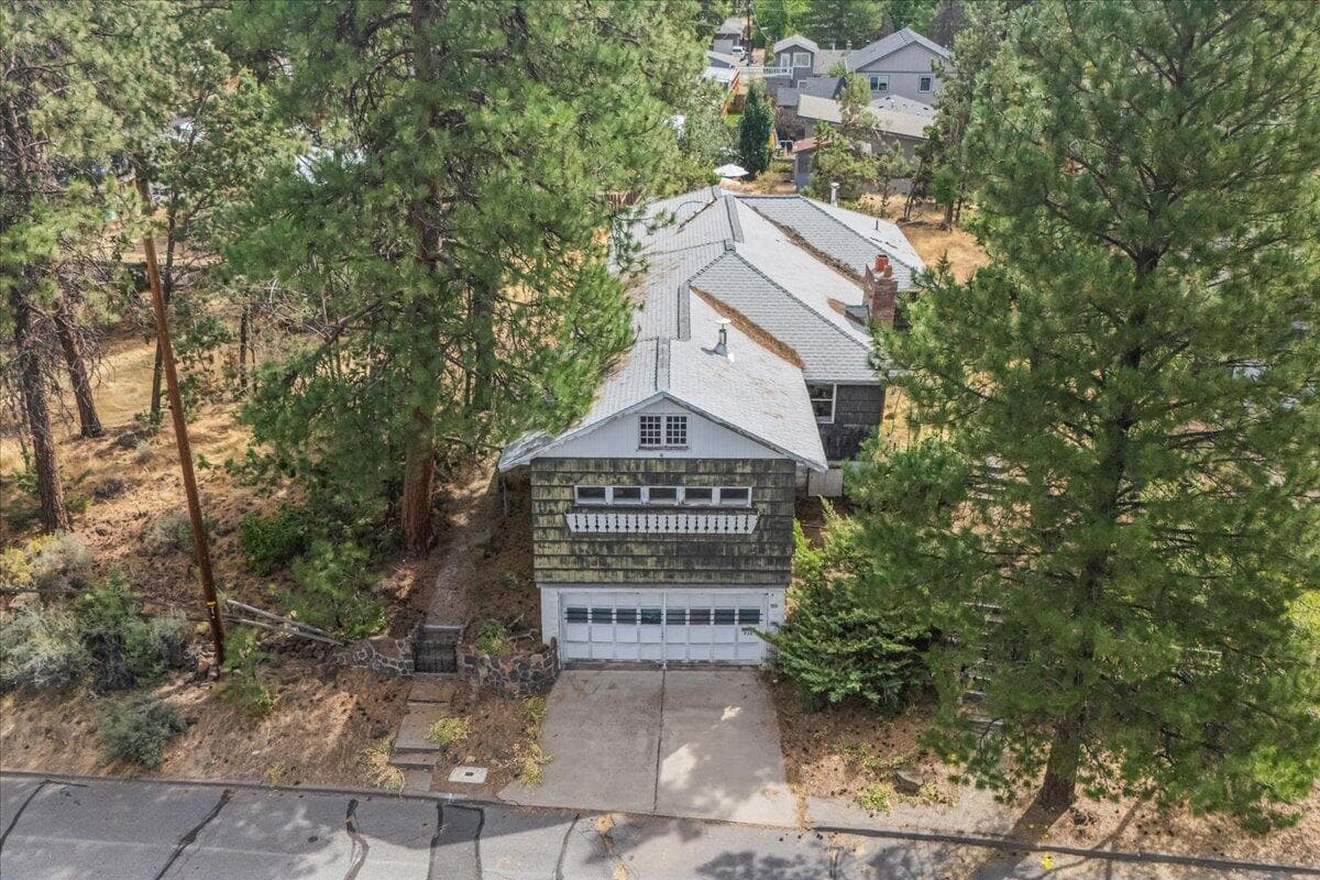 Photo of 438 NE 9th Street 12 of 28
