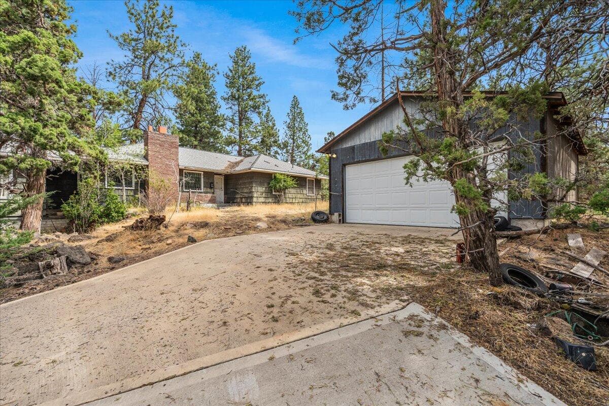 Photo of 438 NE 9th Street 18 of 28
