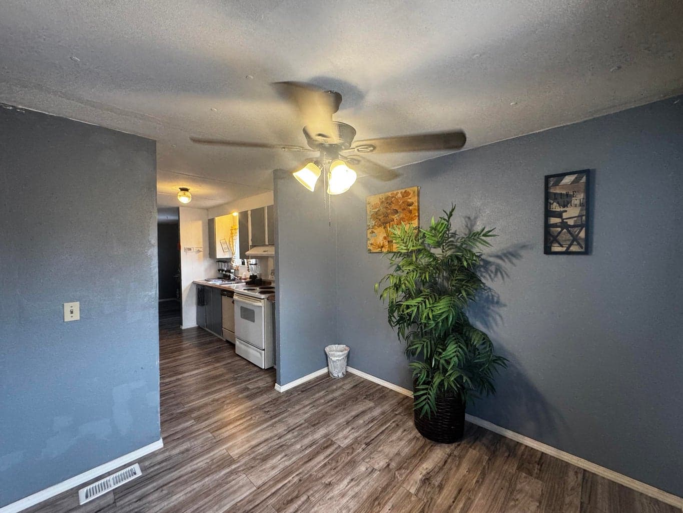 Photo of 2130 E-Z 5 of 28