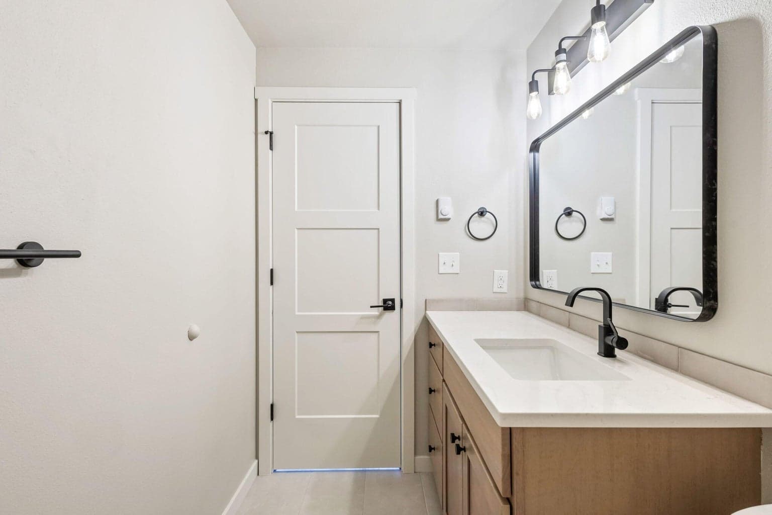 Photo of 16769 S Century Drive 25 of 34
