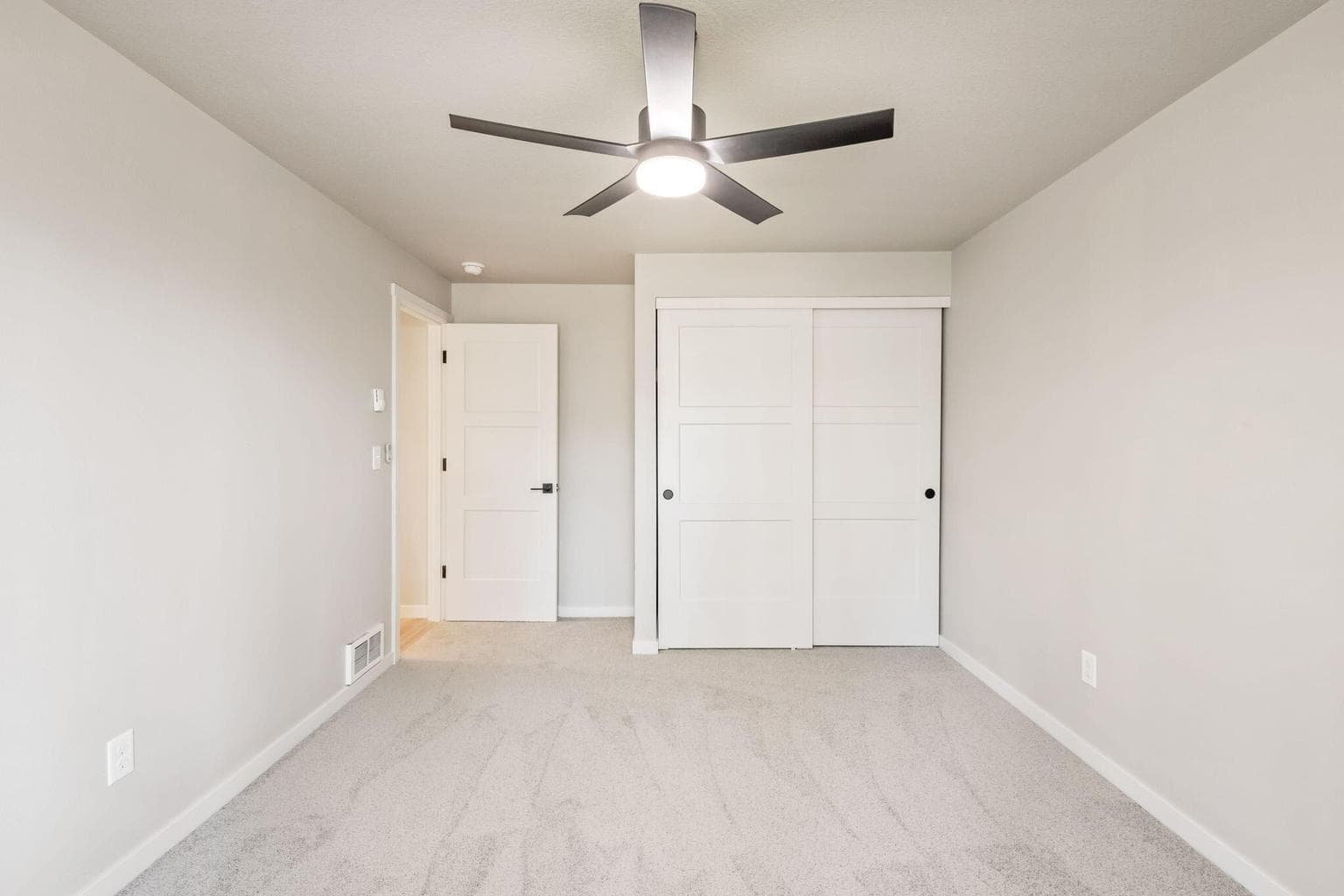 Photo of 16769 S Century Drive 27 of 34
