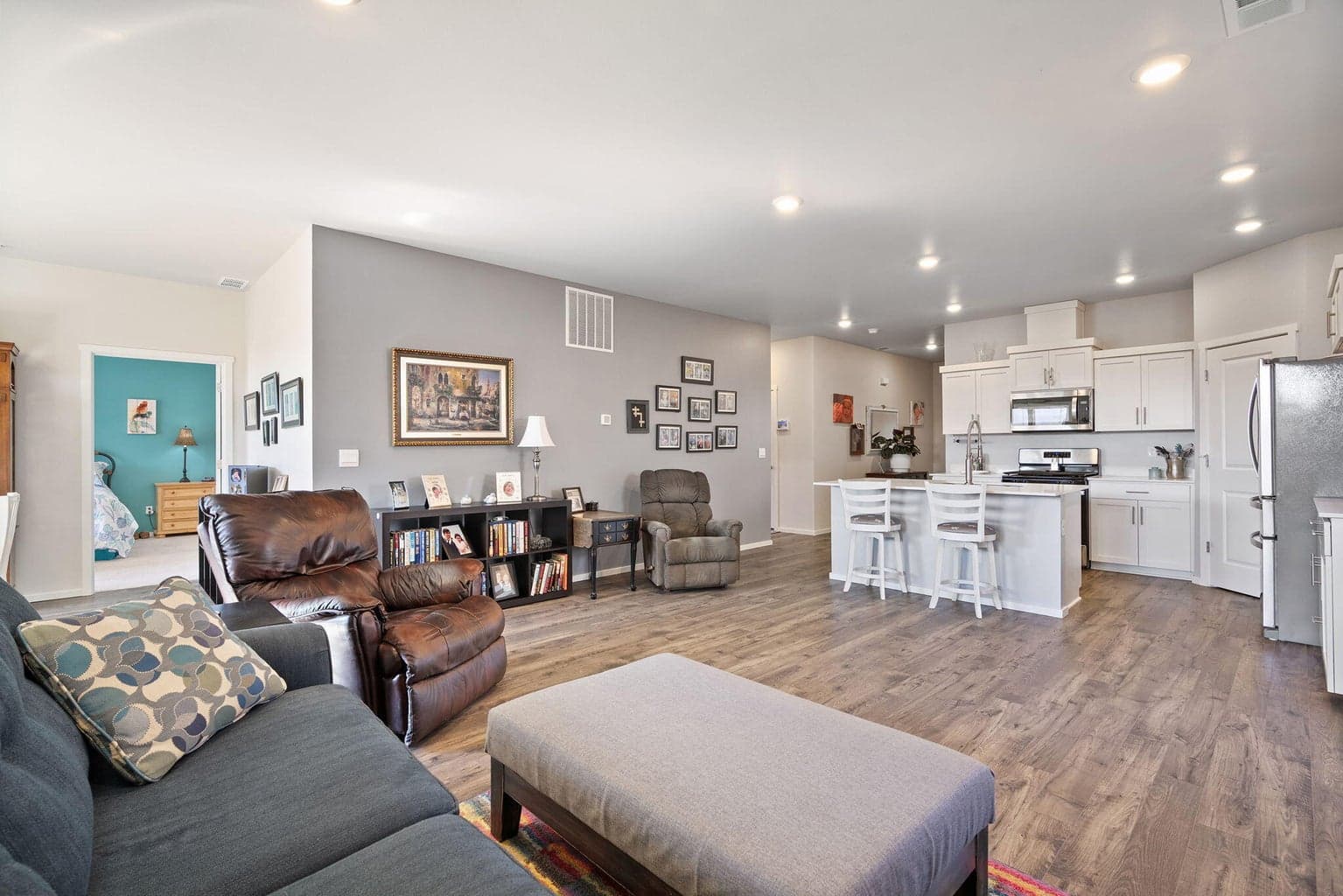 Photo of 388 SE Stetson Court 10 of 43