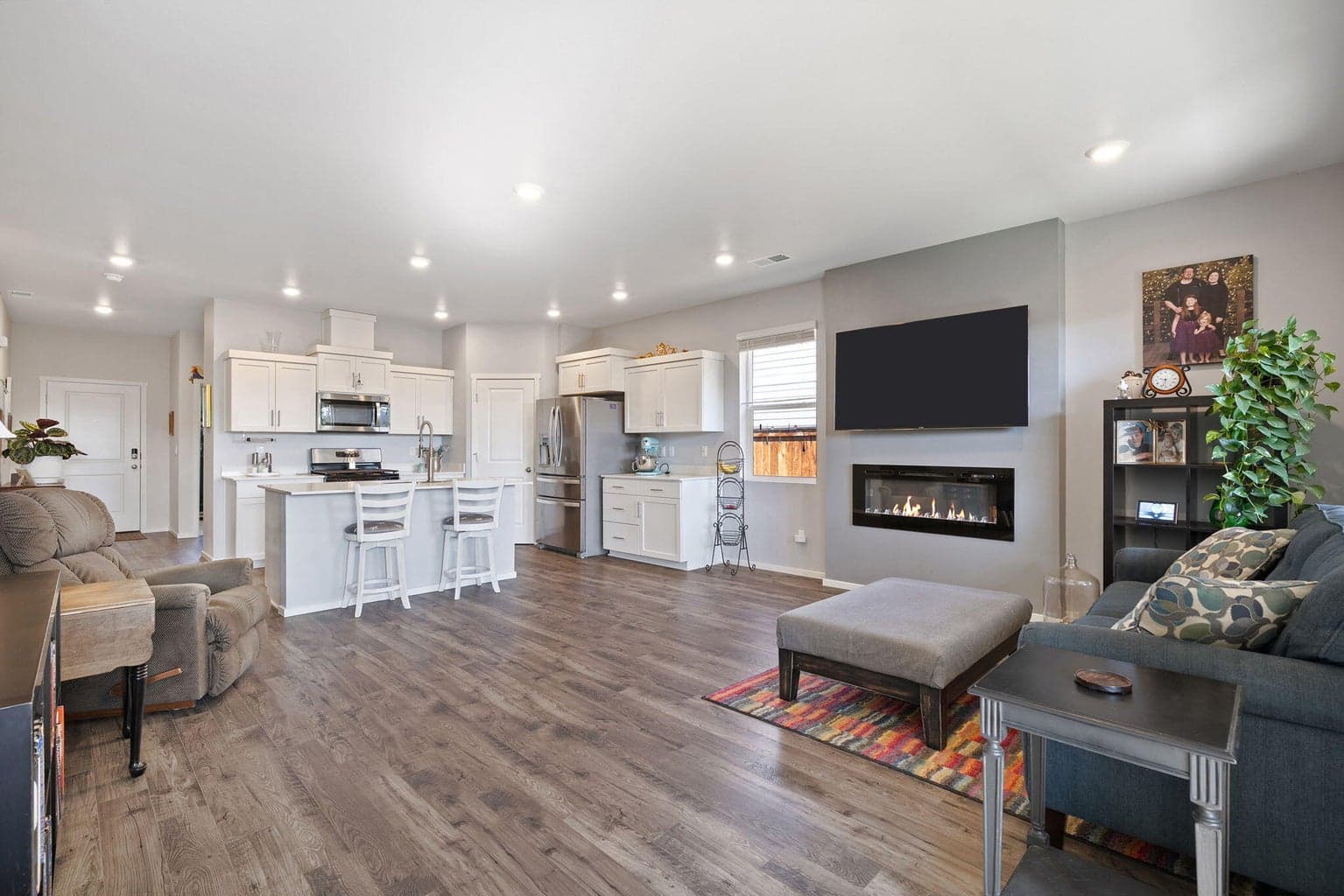 Photo of 388 SE Stetson Court 11 of 43