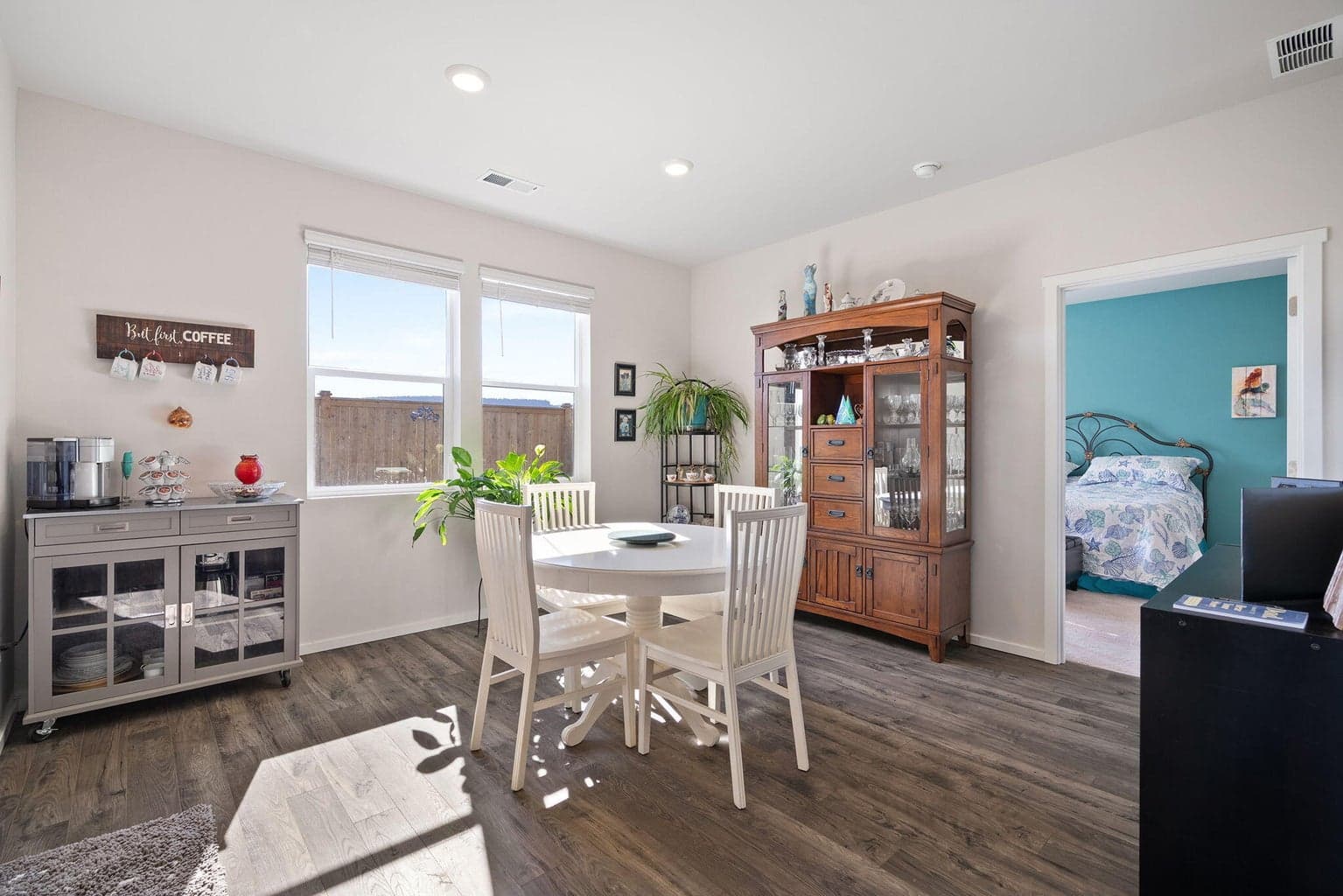 Photo of 388 SE Stetson Court 12 of 43