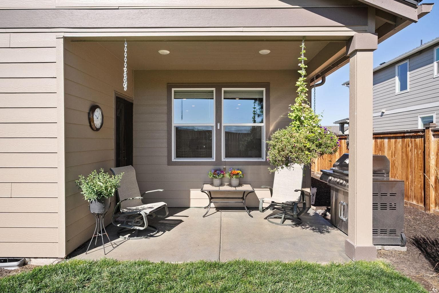 Photo of 388 SE Stetson Court 21 of 43