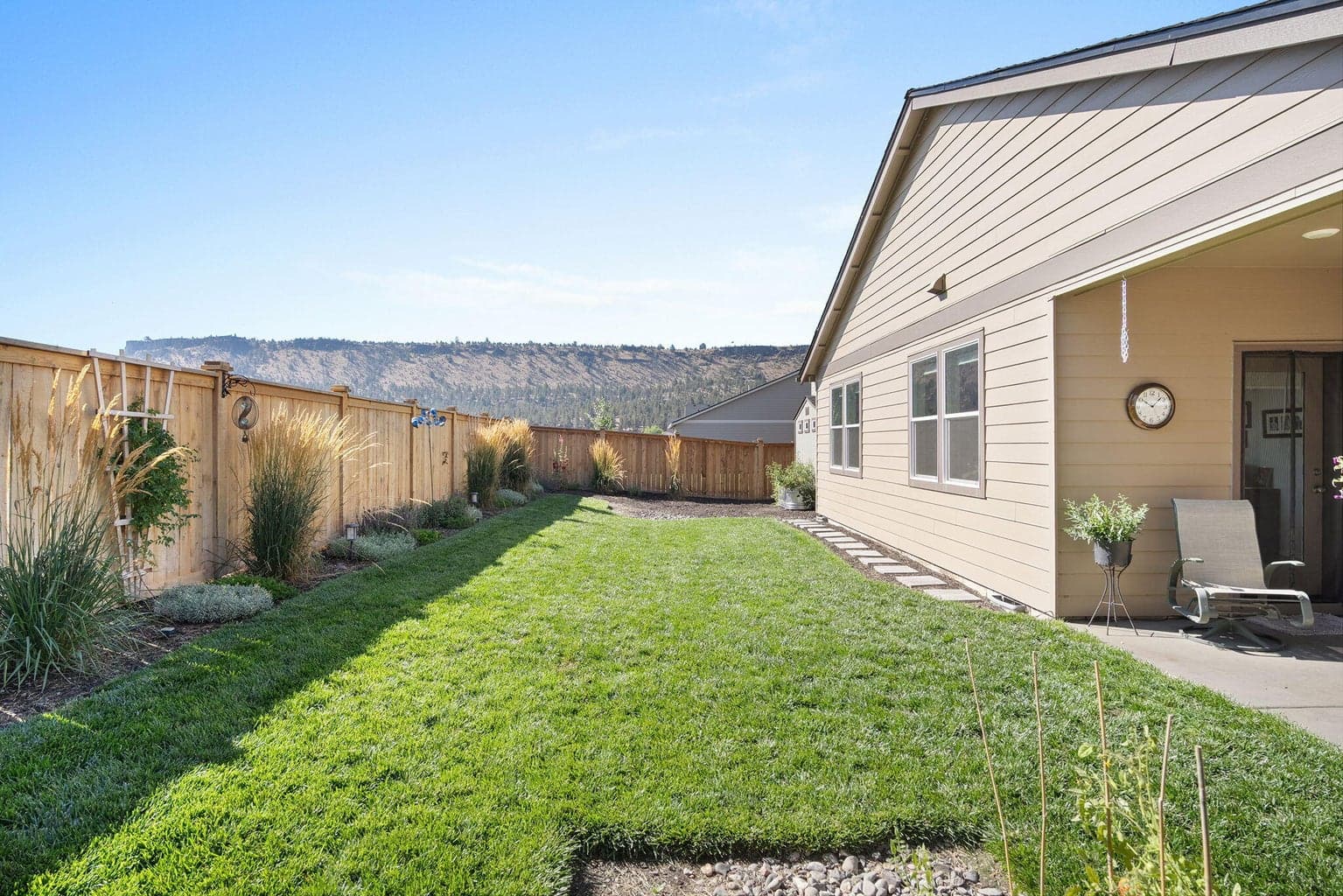 Photo of 388 SE Stetson Court 23 of 43