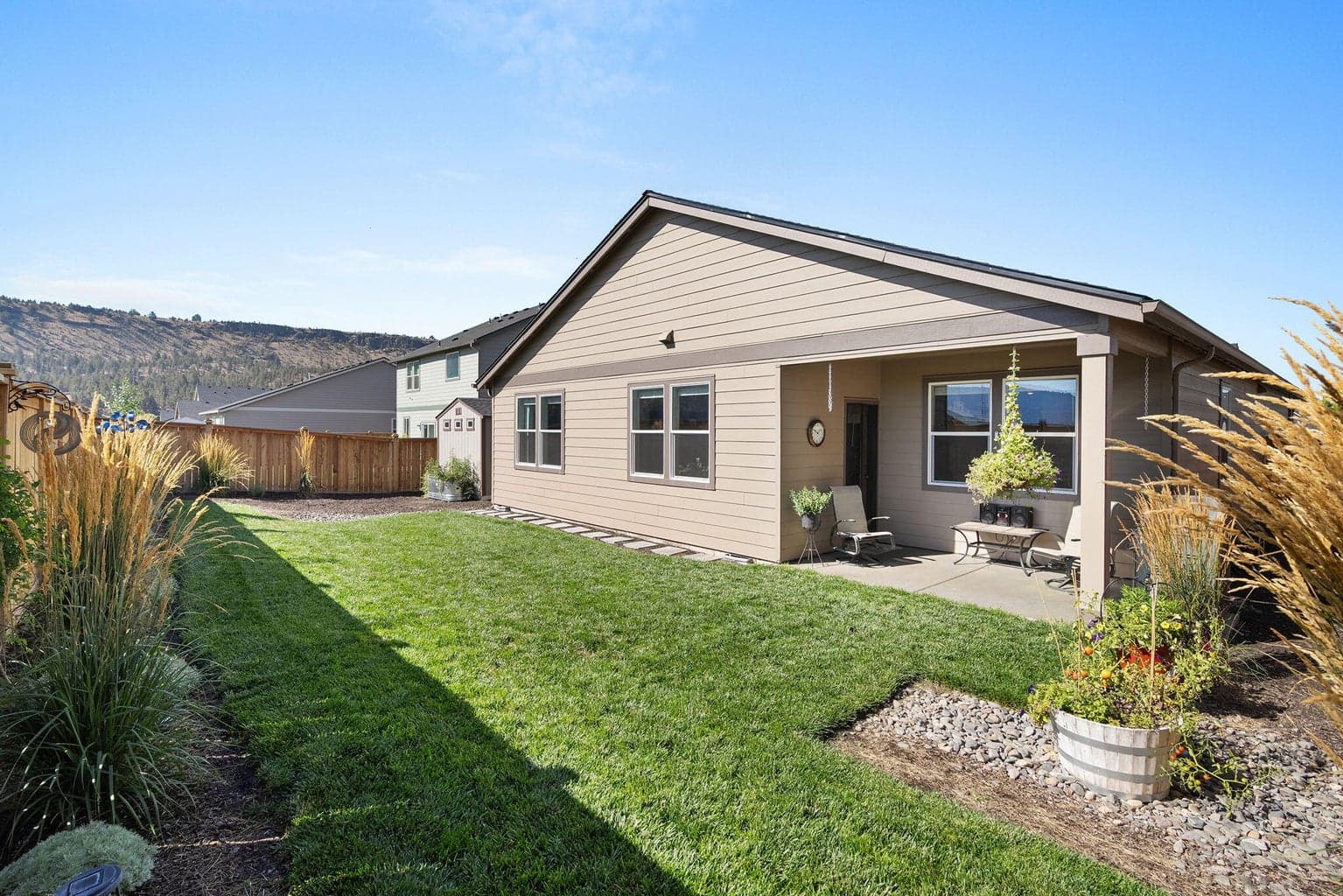 Photo of 388 SE Stetson Court 24 of 43