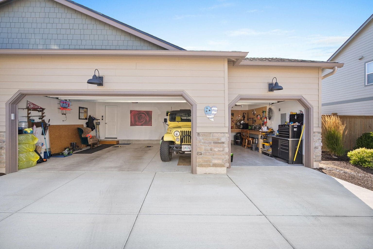 Photo of 388 SE Stetson Court 28 of 43