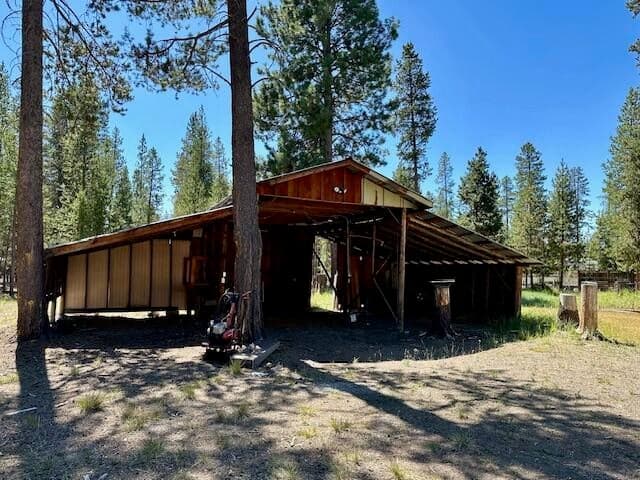 Photo of 15681 Blue Bird Lane 32 of 44