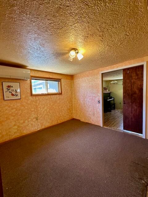 Photo of 15681 Blue Bird Lane 16 of 44