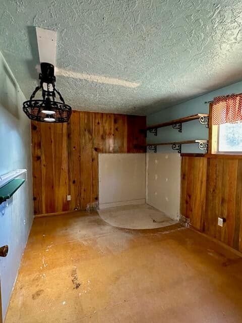 Photo of 15681 Blue Bird Lane 14 of 44