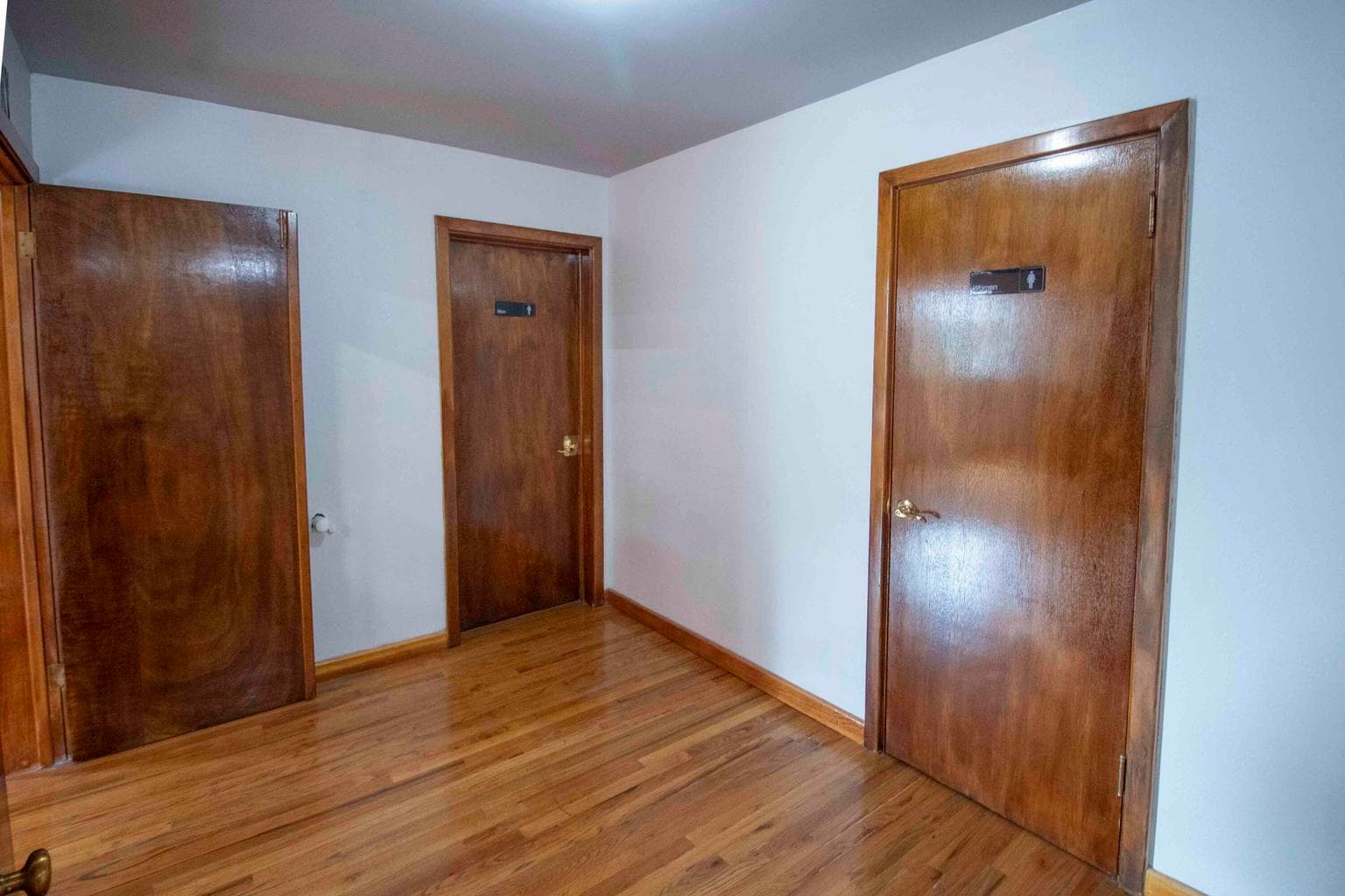 Photo of 520 S 5th Street 8 of 21
