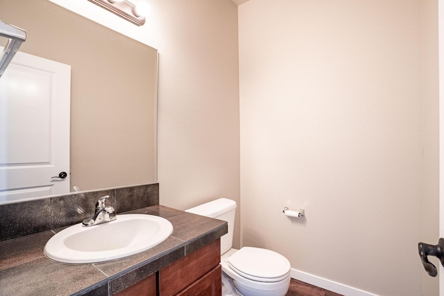 Photo of 2943 NE Dogwood Drive 8 of 50
