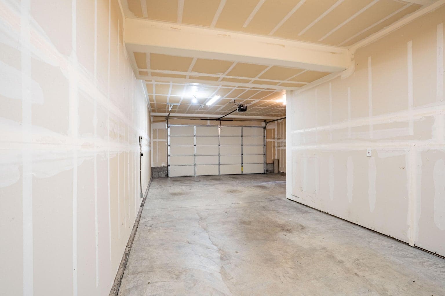 Photo of 2943 NE Dogwood Drive 44 of 50