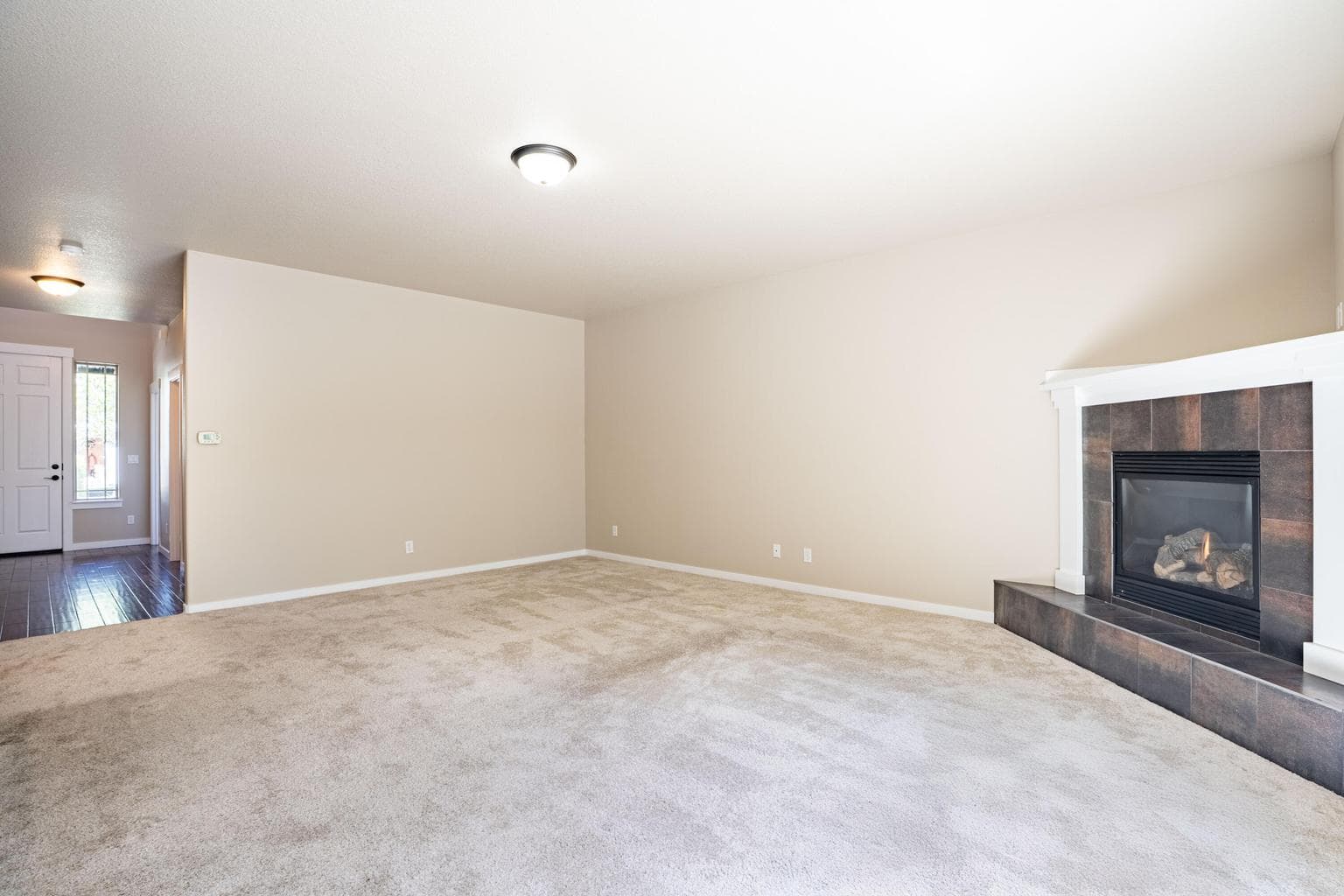 Photo of 2943 NE Dogwood Drive 10 of 50