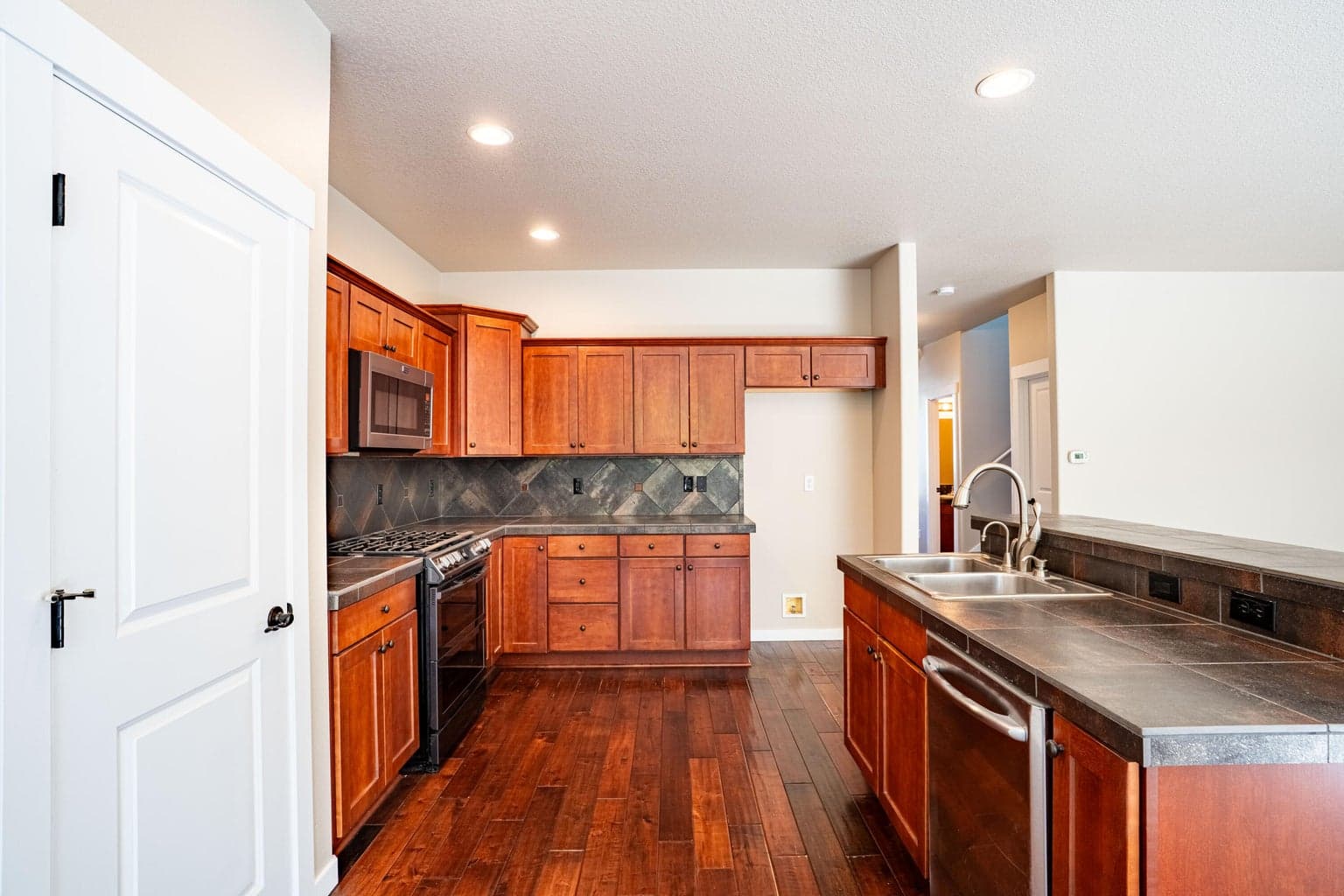 Photo of 2943 NE Dogwood Drive 13 of 50