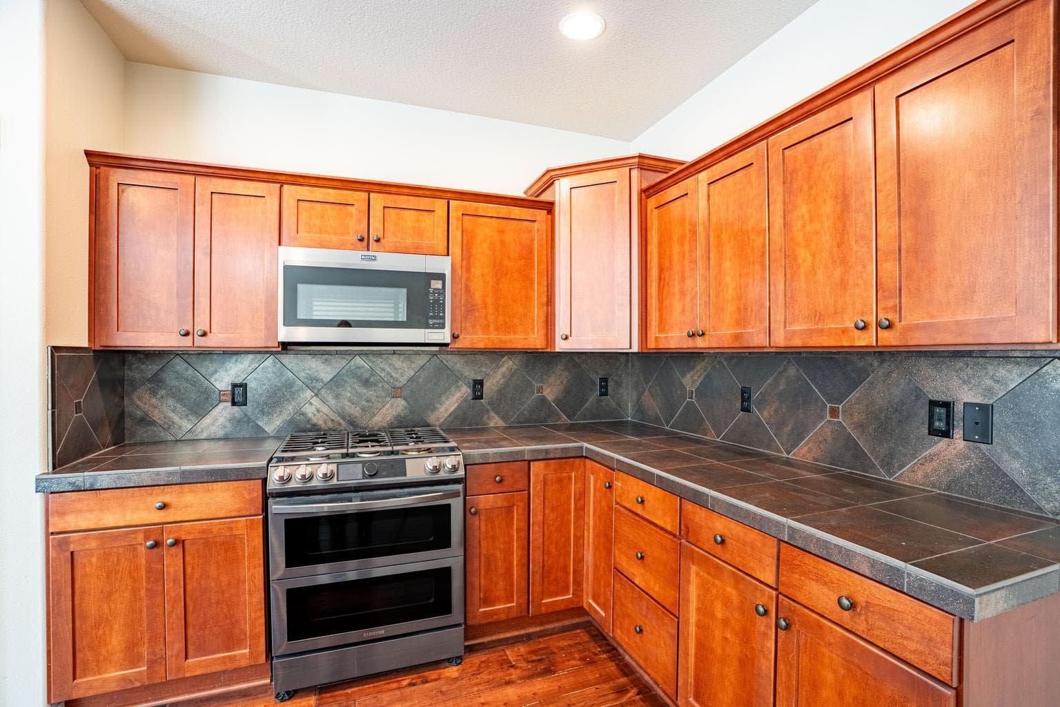Photo of 2943 NE Dogwood Drive 14 of 50