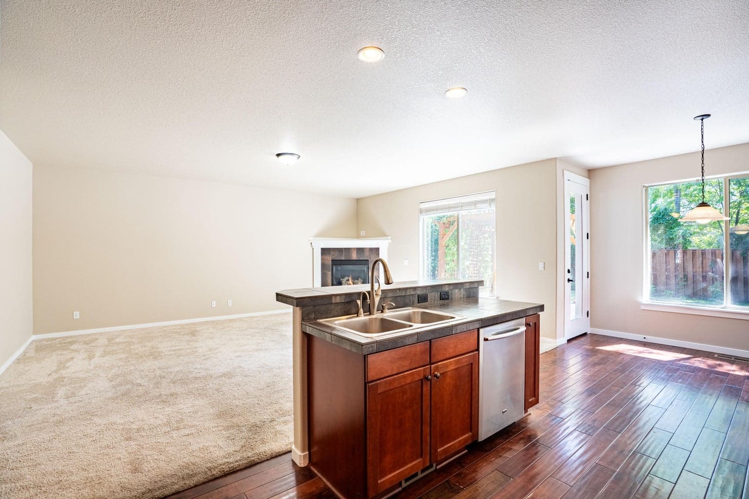 Photo of 2943 NE Dogwood Drive 16 of 50