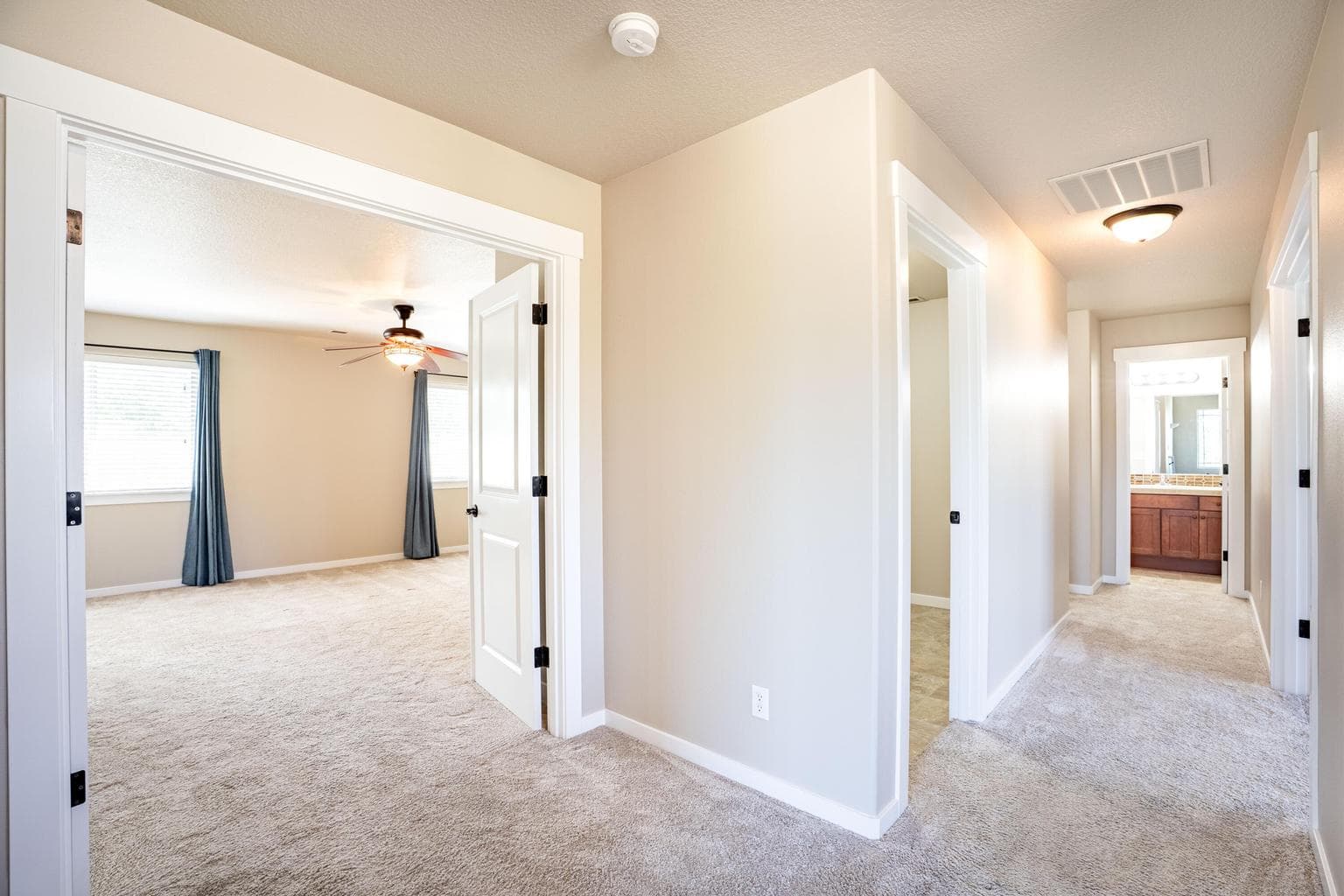 Photo of 2943 NE Dogwood Drive 21 of 50