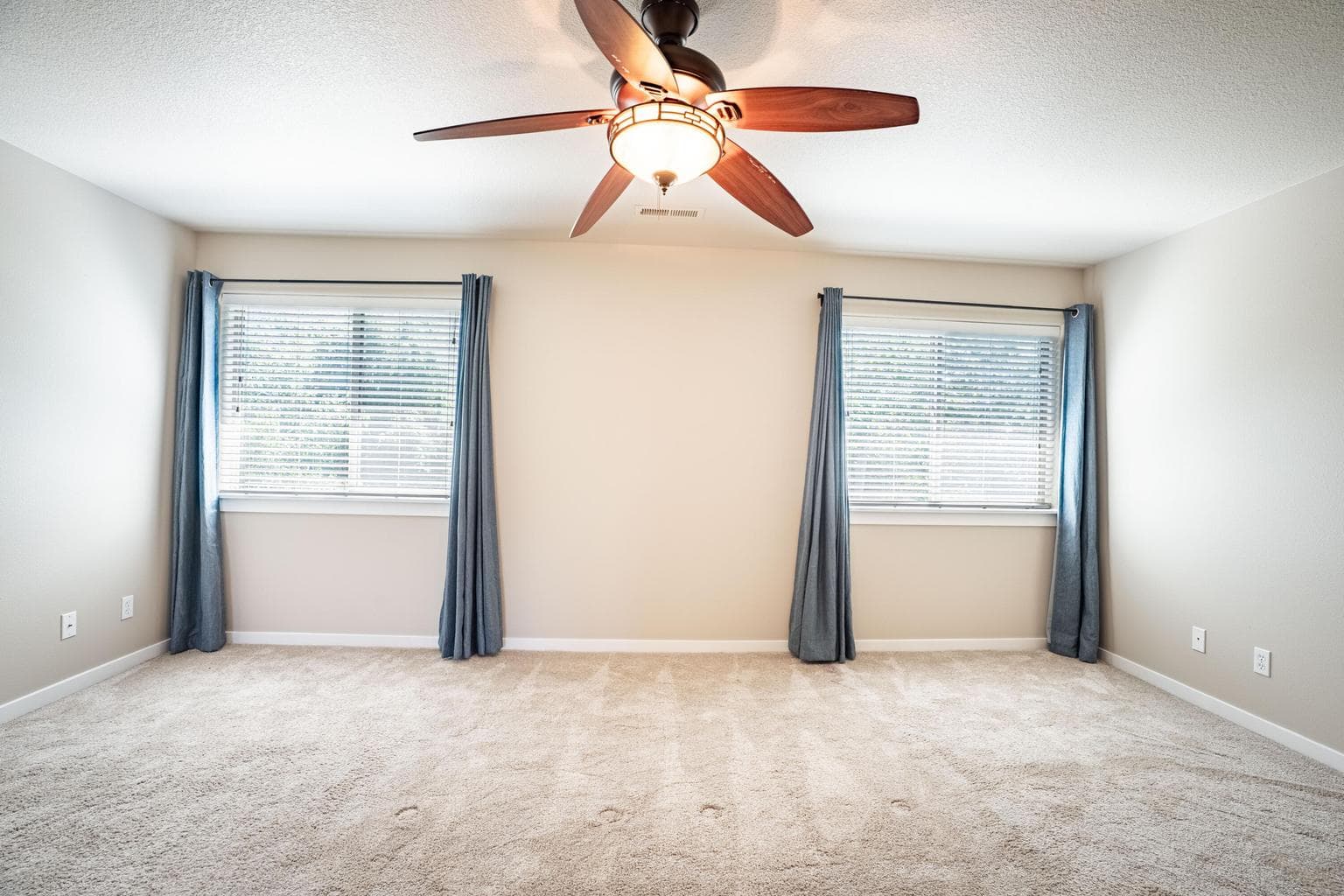 Photo of 2943 NE Dogwood Drive 22 of 50