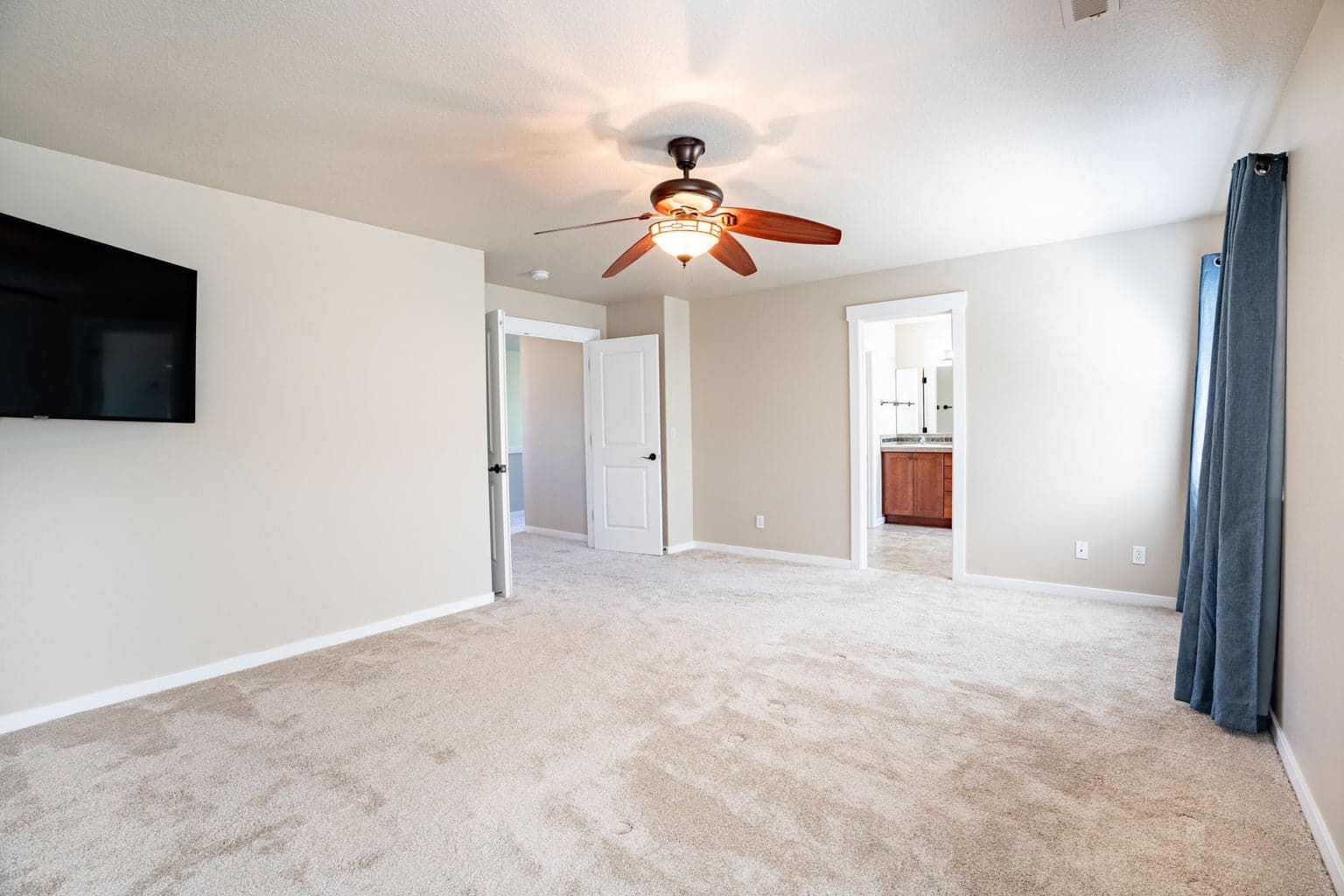 Photo of 2943 NE Dogwood Drive 24 of 50