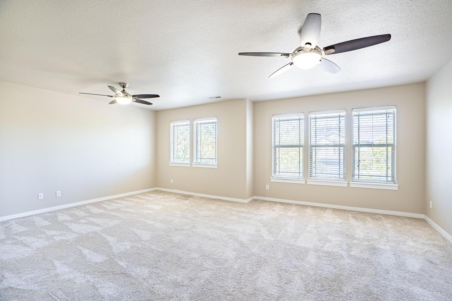 Photo of 2943 NE Dogwood Drive 30 of 50